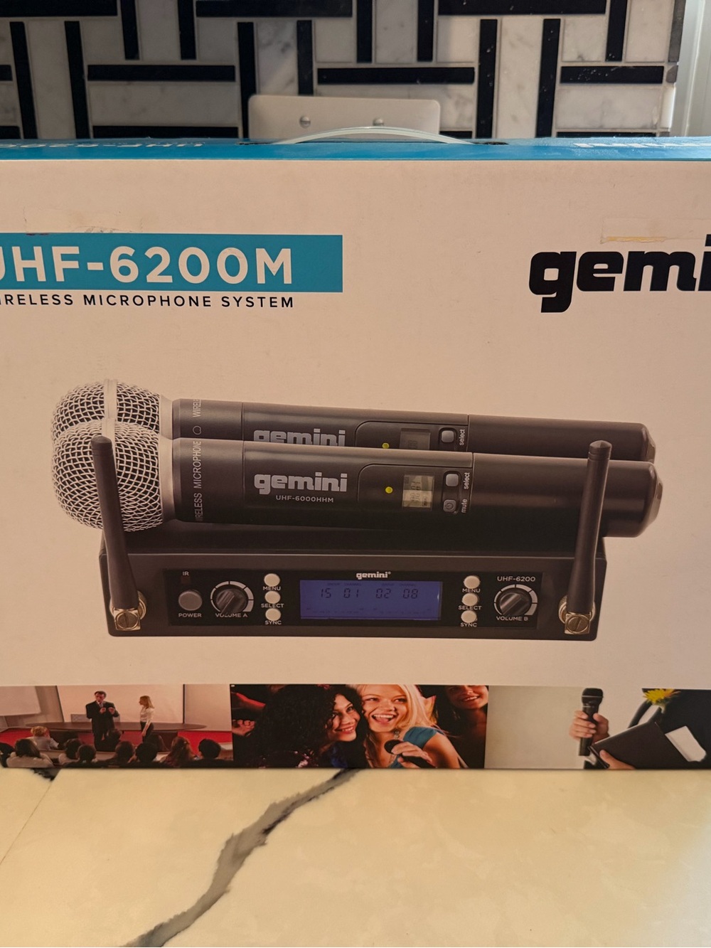 Gemini Black Wireless Microphone System with Receiver